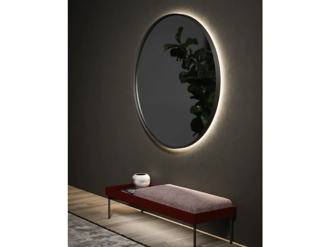 Specchio Astrid con cornice in laccato ossidato retroilluminata di Novamobili