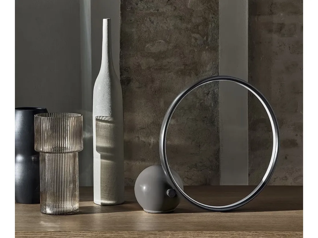 Lampada Circle da tavolo in acciaio laccato antracite di Bontempi