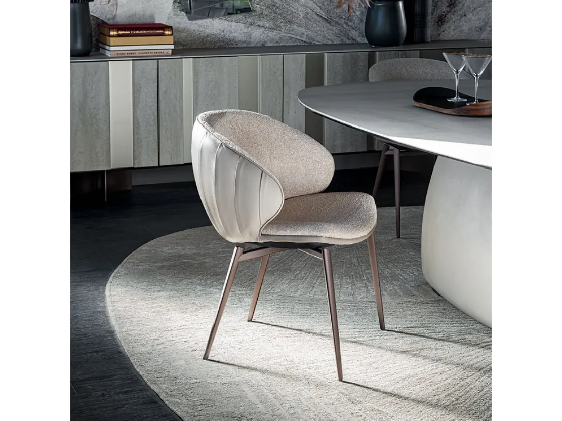Sedia Charlotte in tessuto e pelle di Cattelan Italia