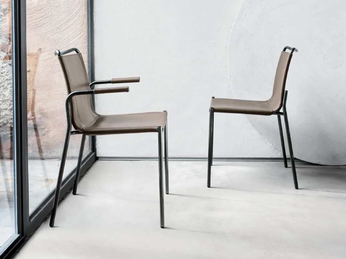 Sedia Shape in cuoio di Bontempi