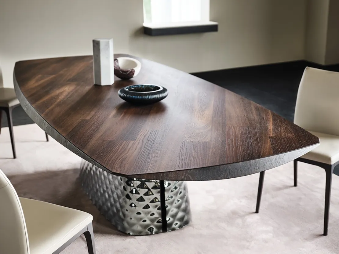 Tavolo con base in cristallo specchiato e piano in legno Atrium Wood di Cattelan Italia